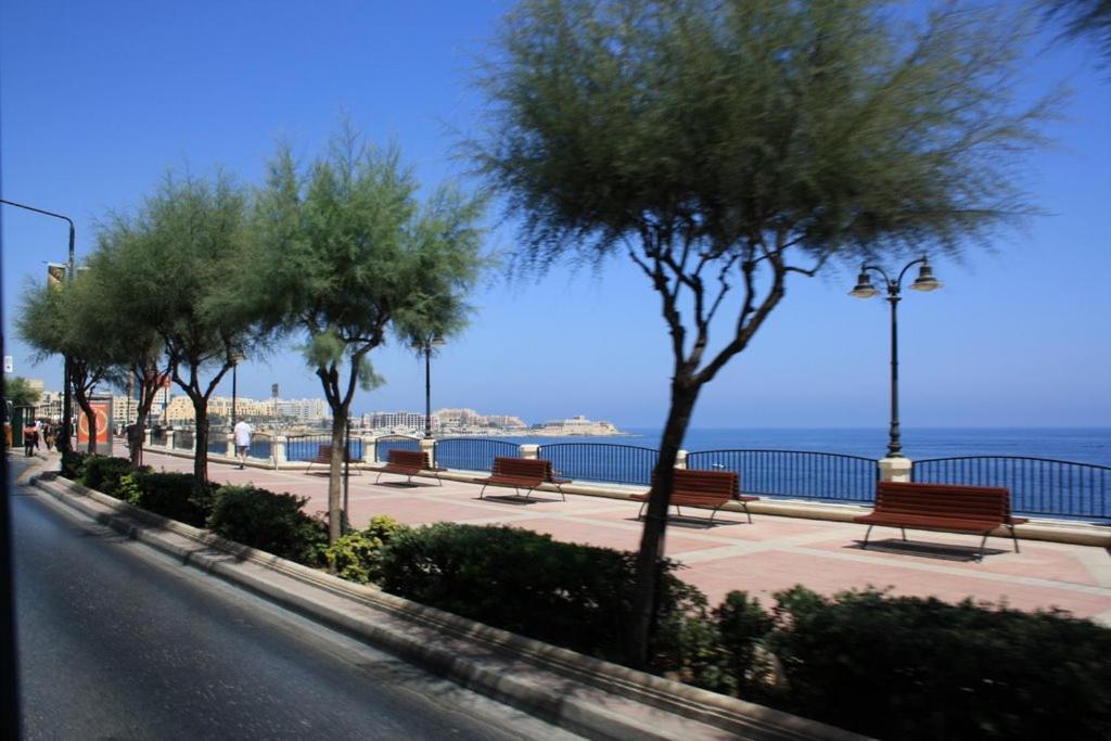 Seafront Luxury Apartment With Pool Sliema Luaran gambar
